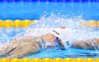 星空_米特洛维奇提前告别新月 高薪转投赖扬开启新篇章